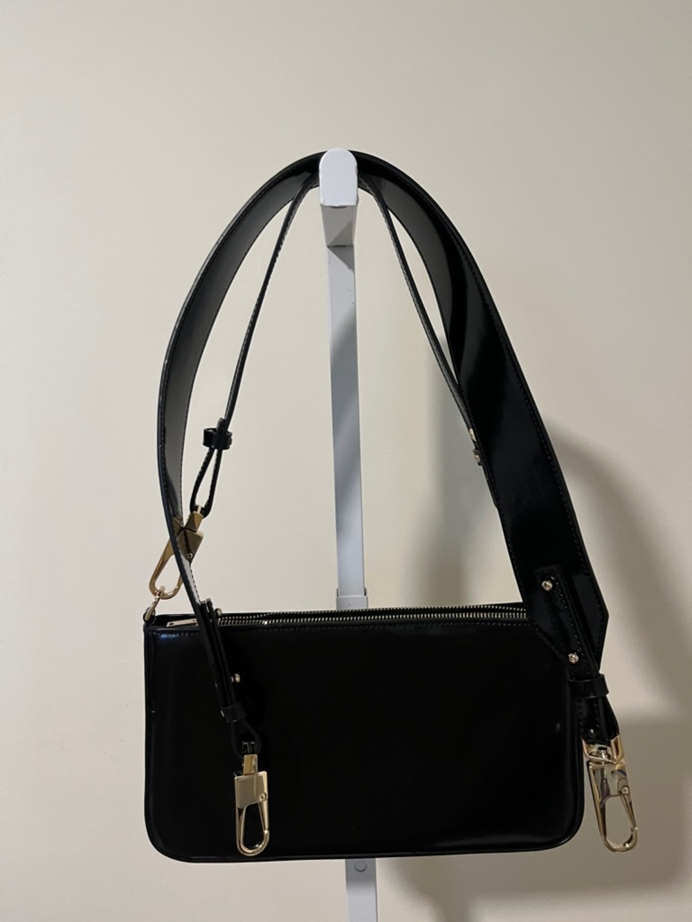 Chylak Black Leather Shoulder Bag with Gold Hardware - Picture 5 of 5